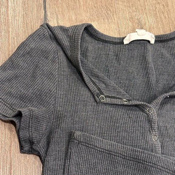 Hippie Rose Button Cropped Top - Picture 2 of 3